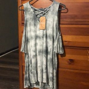 Cold Shoulder Tie Dye Top w Criss Cross Neck